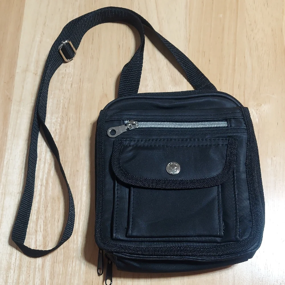 Urban Gear Black Nylon Crossbody Travel Bag - NWOT 7
